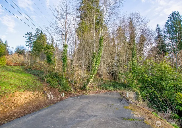 Photo 2 of Sale Pending at 610 Columbia St, Cathlamet, WA 98612 | MLS# NWM2477405 | Listing updated on 2026-09-22