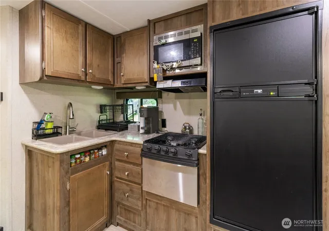 Photo 3 of Sale Pending at 11 N Kitsap Pl, Hoodsport, WA 98548 | MLS# NWM2477440 | Listing updated on 2026-09-25