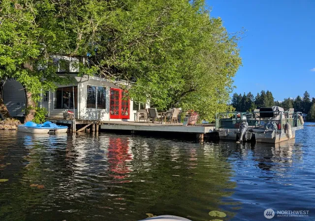 Photo 1 of Single family home for sale at 1111 Lake Sawyer Is, Black Diamond, WA 98010 | MLS# NWM2477526 | Listing updated on 2026-09-25