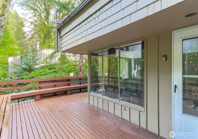 Photo 2 of Townhouse for sale at 713 E Pointes Dr W, Shelton, WA 98584 | MLS# NWM2477578 | Listing updated on 2026-10-19