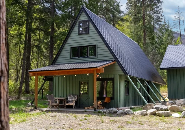 Photo 1 of Single family home for sale at 211 W Buttermilk Crk Rd, Twisp, WA 98856 | MLS# NWM2477660 | Listing updated on 2026-08-28