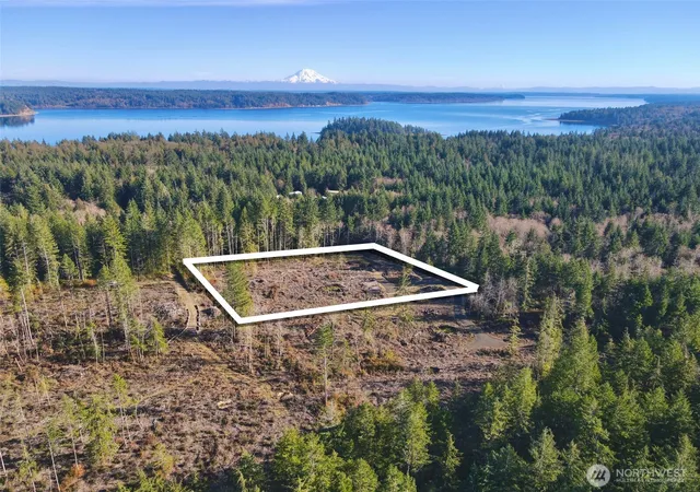 Photo 1 of Sale Pending at 250 E Solbakk Veien Rd, Shelton, WA 98584 | MLS# NWM2477930 | Listing updated on 2026-08-10