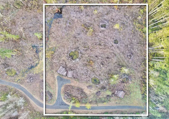 Photo 3 of Sale Pending at 250 E Solbakk Veien Rd, Shelton, WA 98584 | MLS# NWM2477930 | Listing updated on 2026-08-10