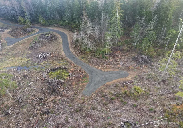 Photo 3 of Sale Pending at 260 E Solbakk Veien Rd, Shelton, WA 98584 | MLS# NWM2477931 | Listing updated on 2026-08-10