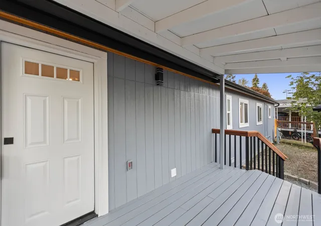 Photo 3 of Sale Pending at 19309 127th Avenue NE, Bothell, WA 98011 | MLS# NWM2477943 | Listing updated on 2026-09-20