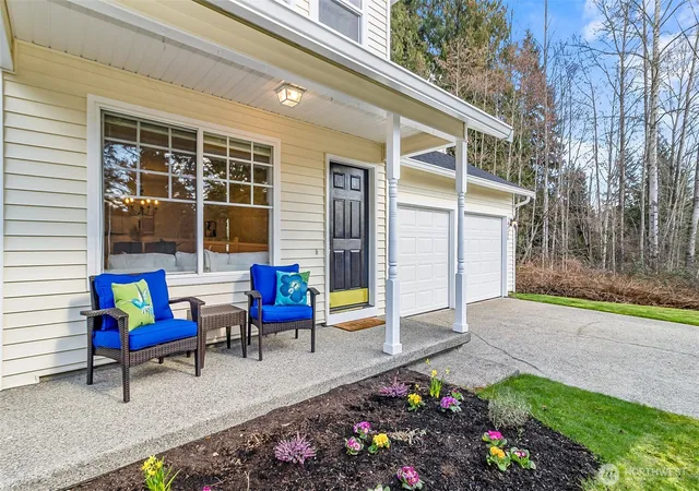 Photo 2 of Single family home for sale at 4921 147th Place Se, Everett, WA 98208 | MLS# NWM2478084 | Listing updated on 2026-10-08