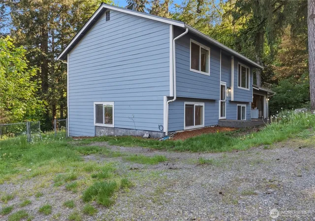 Photo 3 of Sale Pending at 71 Ne Lorrain Ct, Belfair, WA 98528 | MLS# NWM2478161 | Listing updated on 2026-09-25