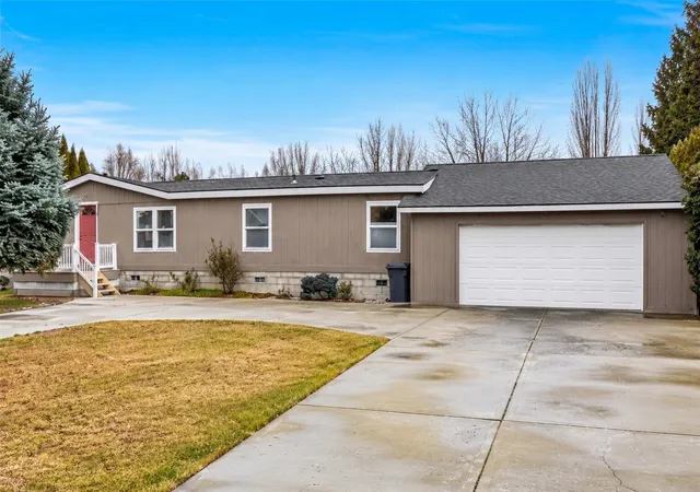 Manufactured home for sale at 3431 Firouzi Dr NE, Moses Lake, WA 98837 | MLS# NWM2478224