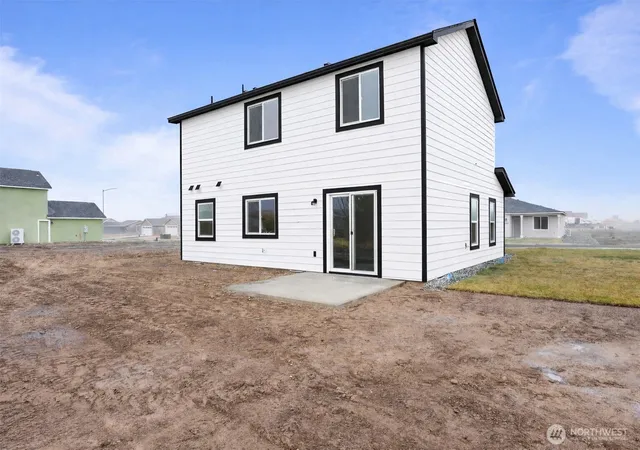 Photo 2 of Sale Pending at 925 La Vista Dr, Warden, WA 98857 | MLS# NWM2478719 | Listing updated on 2026-09-25