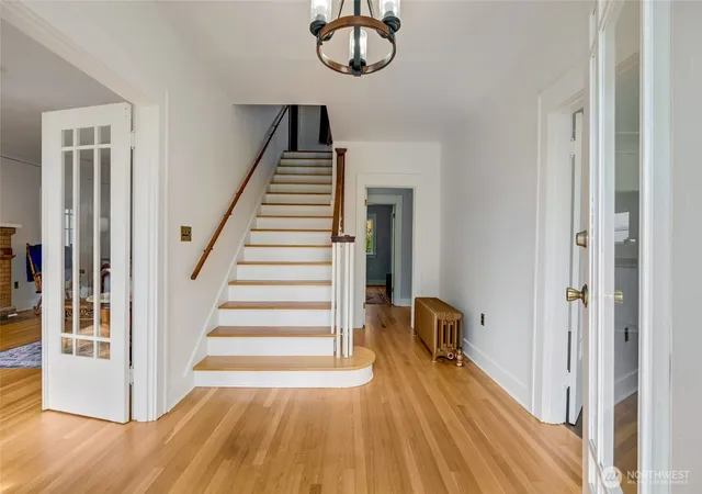 Photo 3 of Single family home for sale at 4918 S 3rd Avenue, Everett, WA 98203 | MLS# NWM2478974 | Listing updated on 2026-09-27