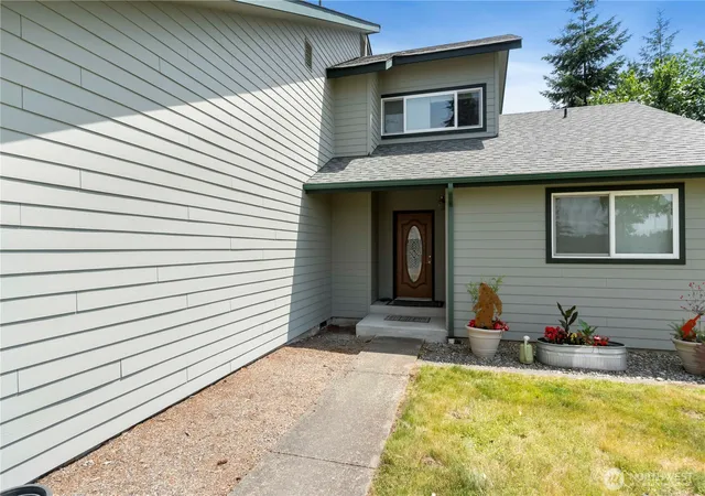 Photo 4 of Single family home for sale at 21806 168th Street E, Orting, WA 98360 | MLS# NWM2479353 | Listing updated on 2026-09-30