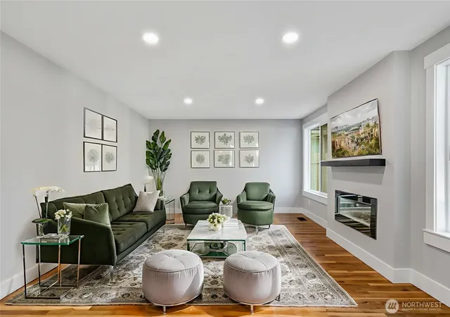 Photo 3 of Single family home for sale at 655 Union Ave Ne, Renton, WA 98059 | MLS# NWM2479537 | Listing updated on 2026-09-29
