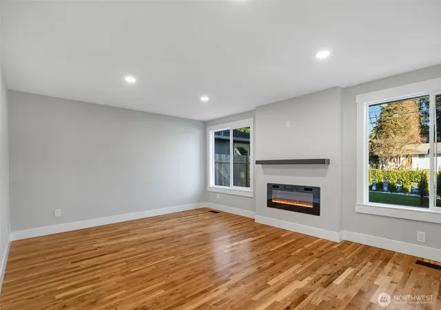 Photo 3 of Single family home for sale at 655 Union Ave NE, Renton, WA 98059 | MLS# NWM2479537 | Listing updated on 2026-09-29