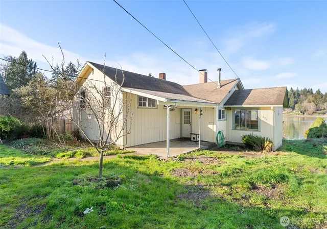 Photo 2 of Single family home for sale at 370 Se Whitecap Aly, Shelton, WA 98584 | MLS# NWM2480116 | Listing updated on 2026-10-01