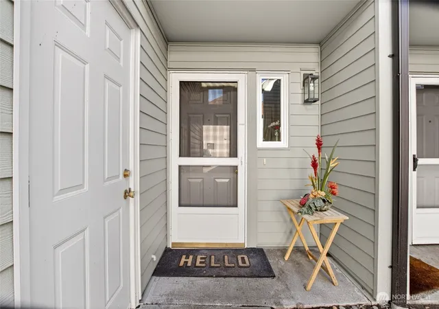 Photo 3 of Townhouse for sale at 6615 S 239th Place #R109, Kent, WA 98032 | MLS# NWM2480604 | Listing updated on 2026-09-30