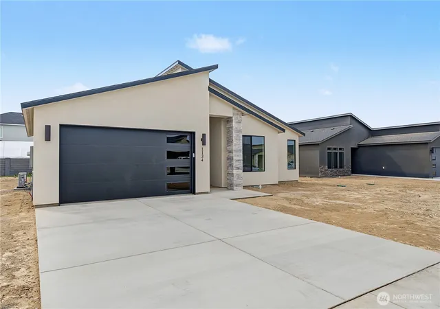 Photo 2 of Single family home for sale at 1134 E Mt Hood St, Othello, WA 99344 | MLS# NWM2481102 | Listing updated on 2026-09-30