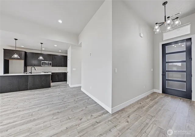 Photo 3 of Single family home for sale at 1134 E Mt Hood St, Othello, WA 99344 | MLS# NWM2481102 | Listing updated on 2026-09-30