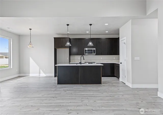 Photo 4 of Single family home for sale at 1134 E Mt Hood St, Othello, WA 99344 | MLS# NWM2481102 | Listing updated on 2026-09-30