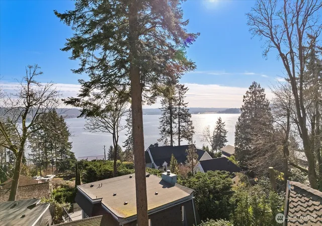 Photo 3 of Single family home for sale at 8526 E Mercer Way, Mercer Island, WA 98040 | MLS# NWM2481211 | Listing updated on 2026-09-23