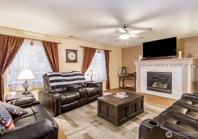 Photo 3 of Single family home for sale at 9983 Dragt St SE, Yelm, WA 98597 | MLS# NWM2481667 | Listing updated on 2026-10-03