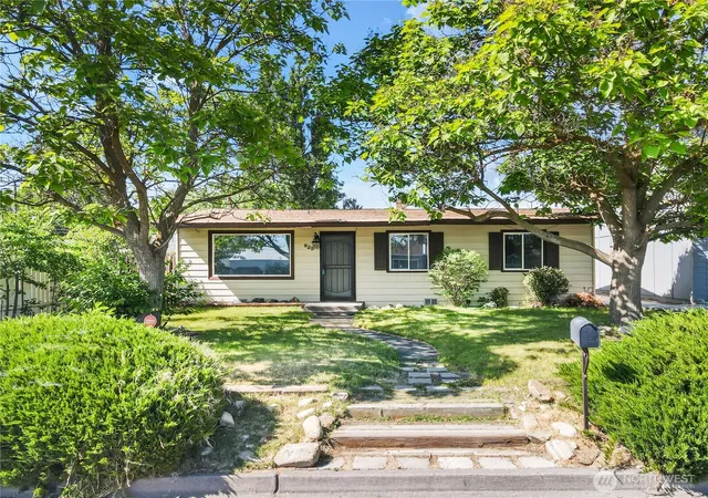 Photo 1 of Sale Pending at 2284 W Rainier Rd, Othello, WA 99344 | MLS# NWM2481830 | Listing updated on 2026-09-25