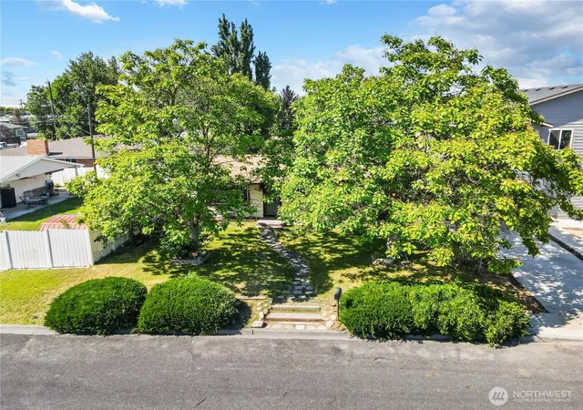 Photo 2 of Sale Pending at 2284 W Rainier Rd, Othello, WA 99344 | MLS# NWM2481830 | Listing updated on 2026-09-25