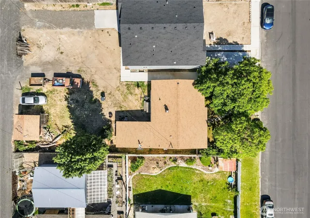 Photo 4 of Sale Pending at 2284 W Rainier Rd, Othello, WA 99344 | MLS# NWM2481830 | Listing updated on 2026-09-25