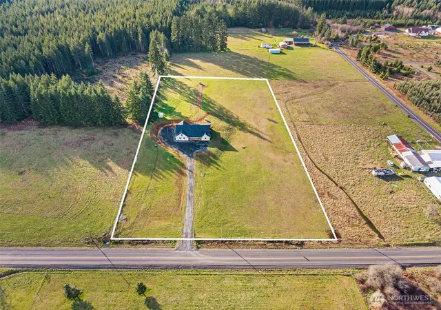 Photo 3 of Sale Pending at 283 Tennessee Rd, Winlock, WA 98596 | MLS# NWM2482162 | Listing updated on 2026-09-25