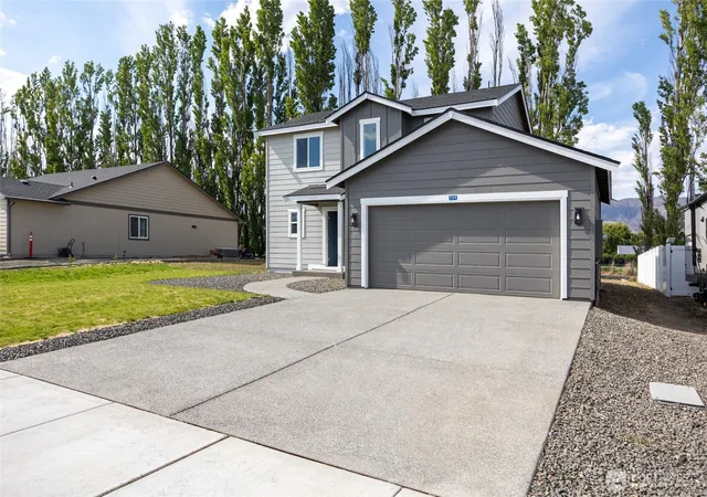 Photo 2 of Sale Pending at 310 N Aspen St, Tieton, WA 98947 | MLS# NWM2482357 | Listing updated on 2026-08-10