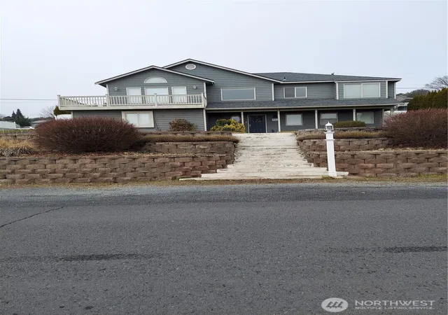 Photo 1 of Sale Pending at 405 Strand Rd, Ephrata, WA 98823 | MLS# NWM2482411 | Listing updated on 2026-09-01