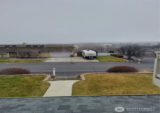 Photo 2 of Sale Pending at 405 Strand Rd, Ephrata, WA 98823 | MLS# NWM2482411 | Listing updated on 2026-09-01