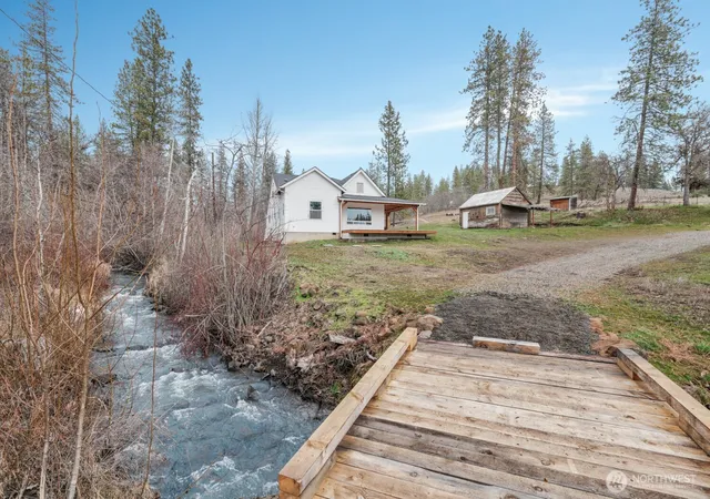 Photo 2 of Contingent at 932 Zelinski Rd, Goldendale, WA 98620 | MLS# NWM2482429 | Listing updated on 2026-09-21