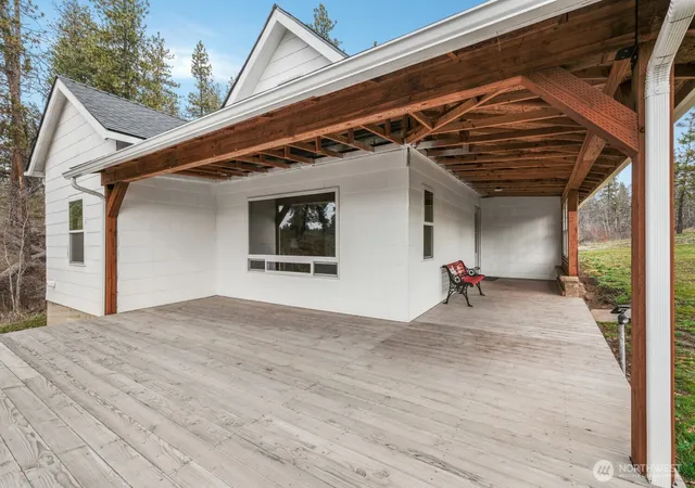 Photo 3 of Single family home for sale at 932 Zelinski Rd, Goldendale, WA 98620 | MLS# NWM2482429 | Listing updated on 2026-09-21