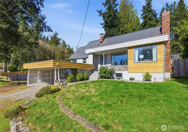 Photo 2 of Sale Pending at 1913 Deville Dr Nw, Bremerton, WA 98312 | MLS# NWM2482504 | Listing updated on 2026-09-07