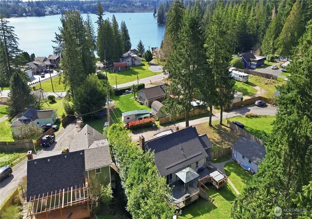 Photo 3 of Sale Pending at 1913 Deville Dr NW, Bremerton, WA 98312 | MLS# NWM2482504 | Listing updated on 2026-09-07