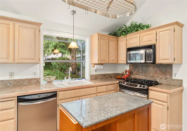 Photo 4 of Townhouse for sale at 21 S Keel Way #A, Port Ludlow, WA 98365 | MLS# NWM2483171 | Listing updated on 2026-09-29