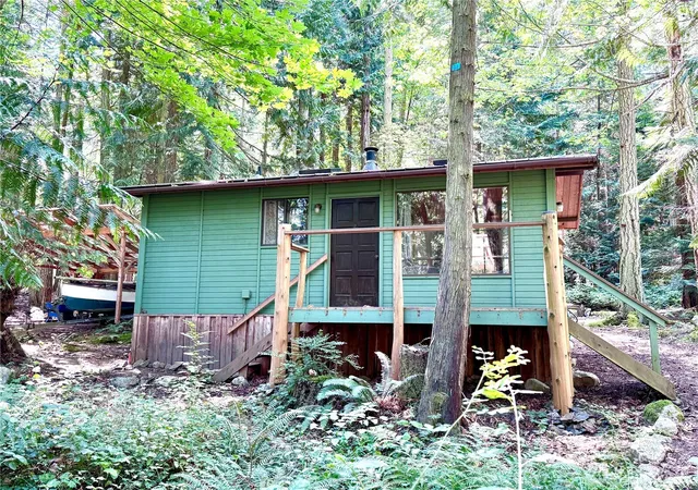 Photo 3 of Sale Pending at 153 Chinook Way, Anacortes, WA 98221 | MLS# NWM2483244 | Listing updated on 2026-09-28