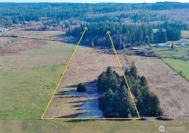 Photo 4 of Sale Pending at 5662 Center Rd, Chimacum, WA 98325 | MLS# NWM2483307 | Listing updated on 2026-05-23