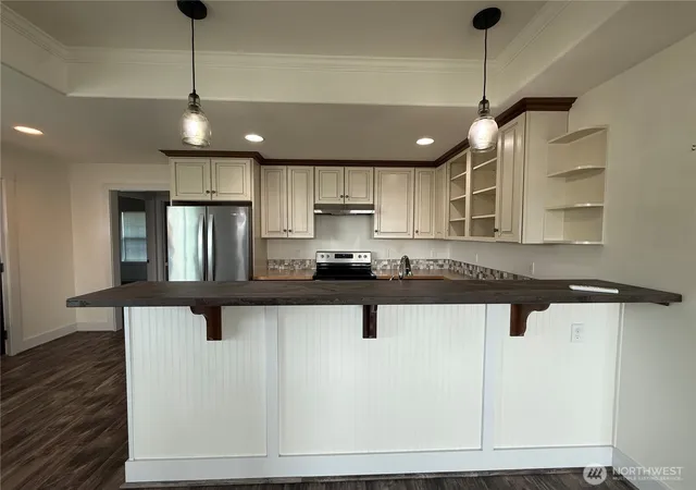 Photo 4 of Sale Pending at 1401 N Ocean Beach Blvd #A & B, Long Beach, WA 98631 | MLS# NWM2483383 | Listing updated on 2026-09-19