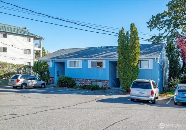Photo 4 of Sale Pending at 1475 SE 9th Avenue, Oak Harbor, WA 98277 | MLS# NWM2483626 | Listing updated on 2026-09-25