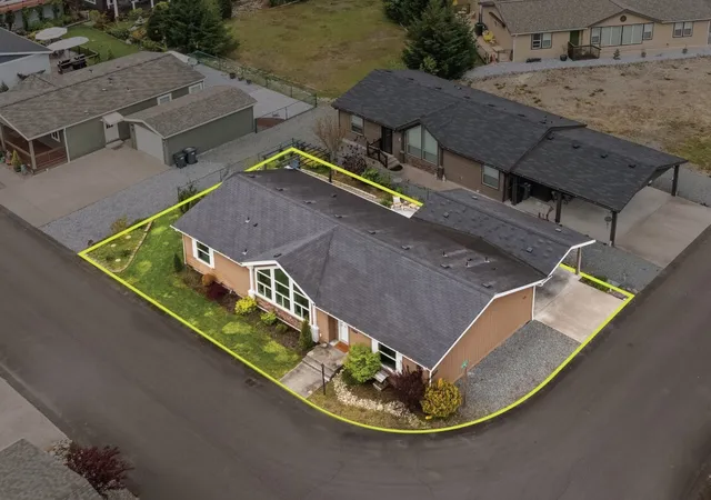 Manufactured home for sale at 13814 21st Avenue E, Tacoma, WA 98445 | MLS# NWM2483665