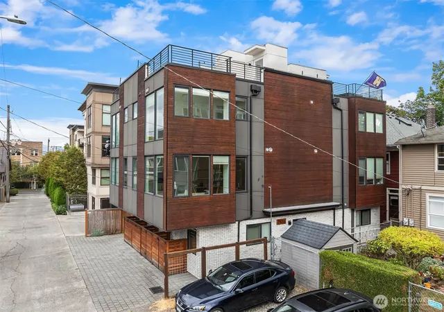Photo 2 of Townhouse for sale at 119 A 18th Ave E, Seattle, WA 98122 | MLS# NWM2483935 | Listing updated on 2026-09-23