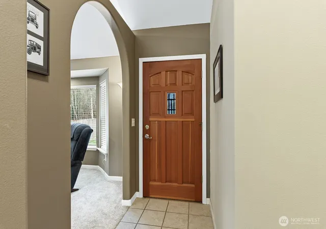 Photo 4 of Sale Pending at 2245 SE Camano Dr, Camano Island, WA 98282 | MLS# NWM2484190 | Listing updated on 2026-09-25
