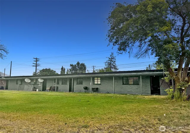 Photo 2 of Multi family home for sale at 616 Columbia Ave, Bridgeport, WA 98813 | MLS# NWM2484253 | Listing updated on 2026-10-01