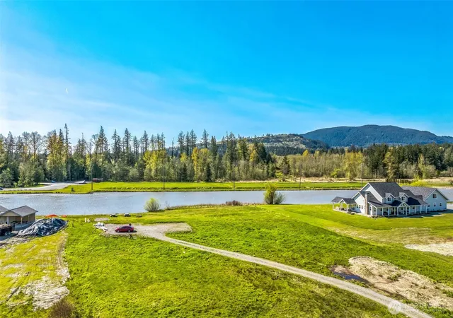 Photo 3 of Sale Pending at 18177 Bow Lake Ln, Bow, WA 98232 | MLS# NWM2484260 | Listing updated on 2026-09-25