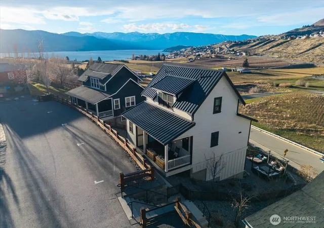 Photo 1 of Sale Pending at 118 Porcupine Ln, Chelan, WA 98816 | MLS# NWM2484788 | Listing updated on 2026-09-26