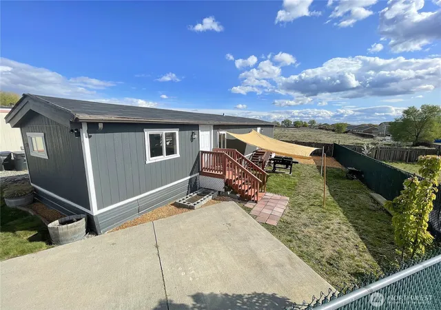 Photo 1 of Manufactured home for sale at 900 N Grape Dr #49, Moses Lake, WA 98837 | MLS# NWM2485938 | Listing updated on 2026-09-25