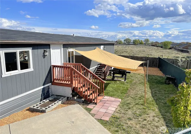 Photo 2 of Manufactured home for sale at 900 N Grape Dr #49, Moses Lake, WA 98837 | MLS# NWM2485938 | Listing updated on 2026-09-25