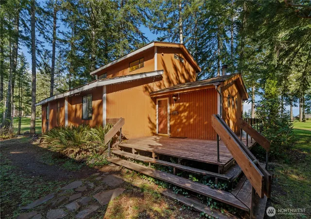 Photo 3 of Sale Pending at 1031 E Manzanita Dr, Union, WA 98592 | MLS# NWM2485962 | Listing updated on 2026-09-25