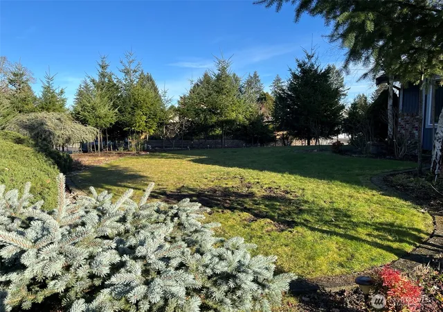 Photo 2 of Sale Pending at 9216 70th Street Sw, Lakewood, WA 98498 | MLS# NWM2486134 | Listing updated on 2026-09-25